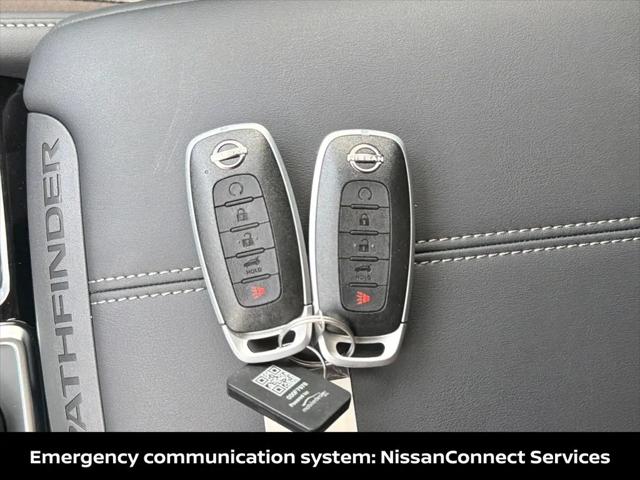 2026 Nissan Pathfinder SL