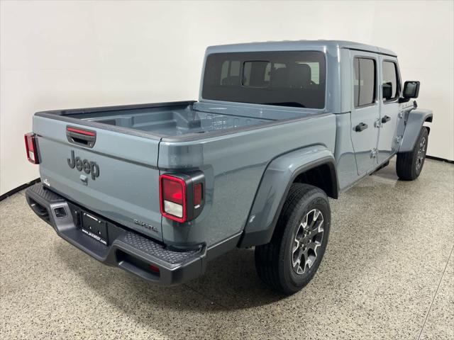 2026 Jeep Gladiator GLADIATOR SAHARA 4X4