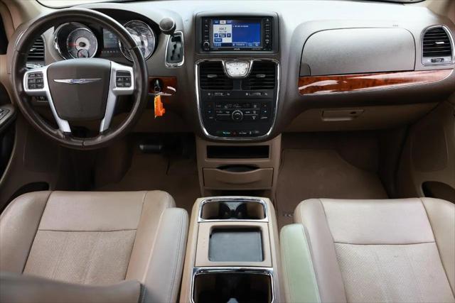 2012 Chrysler Town & Country Touring