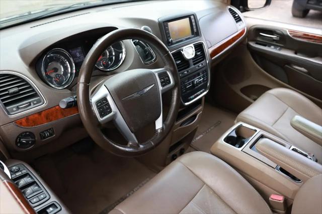 2012 Chrysler Town & Country Touring
