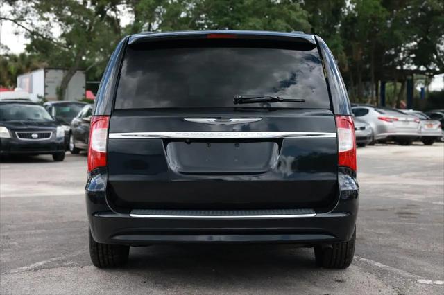 2012 Chrysler Town & Country Touring