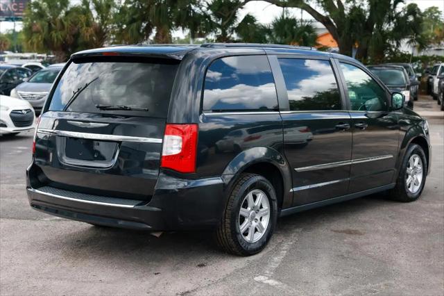 2012 Chrysler Town & Country Touring