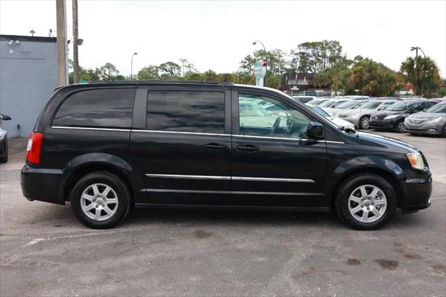 2012 Chrysler Town & Country Touring