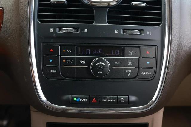 2012 Chrysler Town & Country Touring