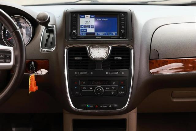 2012 Chrysler Town & Country Touring