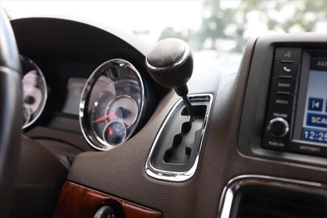 2012 Chrysler Town & Country Touring