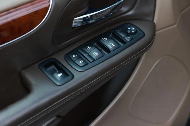 2012 Chrysler Town & Country Touring