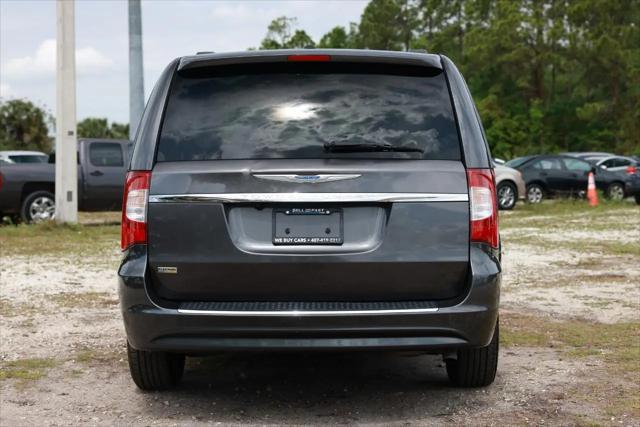 2016 Chrysler Town & Country Touring