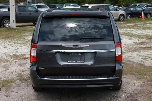 2016 Chrysler Town & Country Touring
