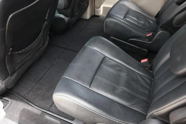 2016 Chrysler Town & Country Touring