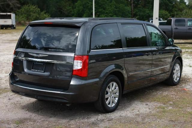 2016 Chrysler Town & Country Touring
