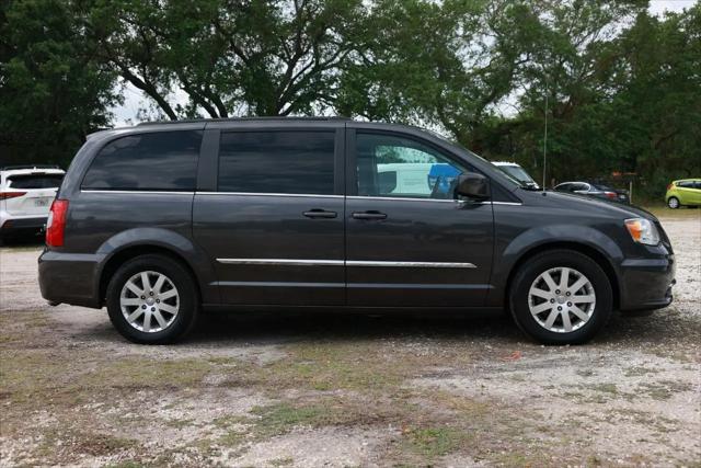 2016 Chrysler Town & Country Touring