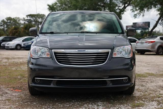 2016 Chrysler Town & Country Touring