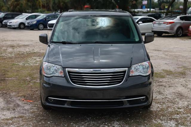 2016 Chrysler Town & Country Touring