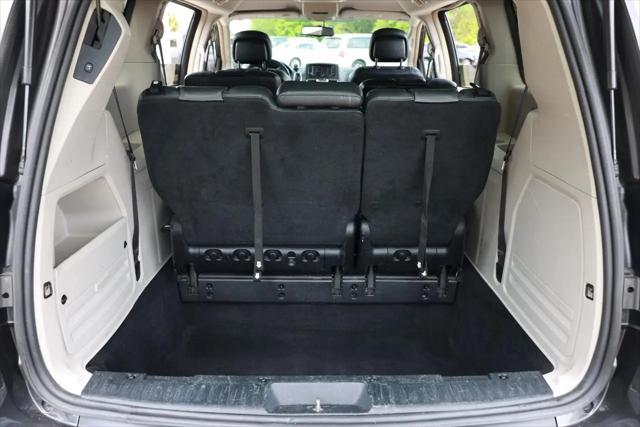 2016 Chrysler Town & Country Touring