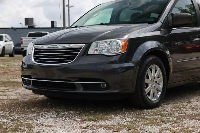 2016 Chrysler Town & Country Touring