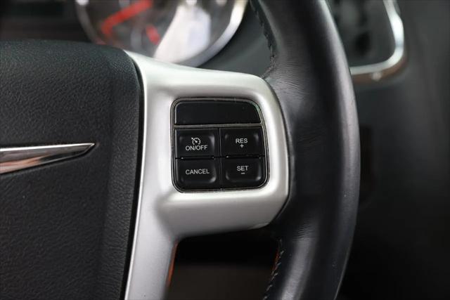 2016 Chrysler Town & Country Touring