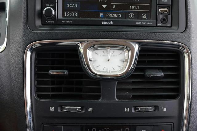 2016 Chrysler Town & Country Touring