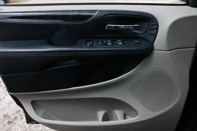 2016 Chrysler Town & Country Touring
