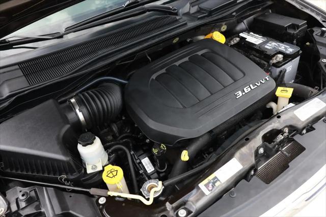 2016 Chrysler Town & Country Touring