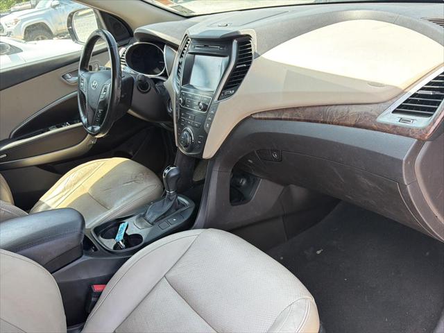 2017 Hyundai Santa Fe SE - Photo 12