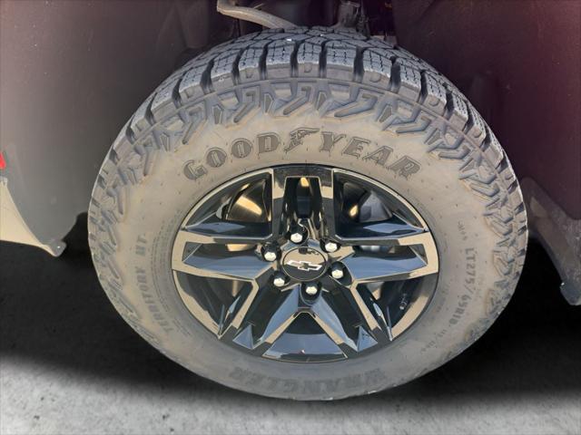 2026 Chevrolet Silverado 1500 4WD Crew Cab Short Bed Custom Trail Boss