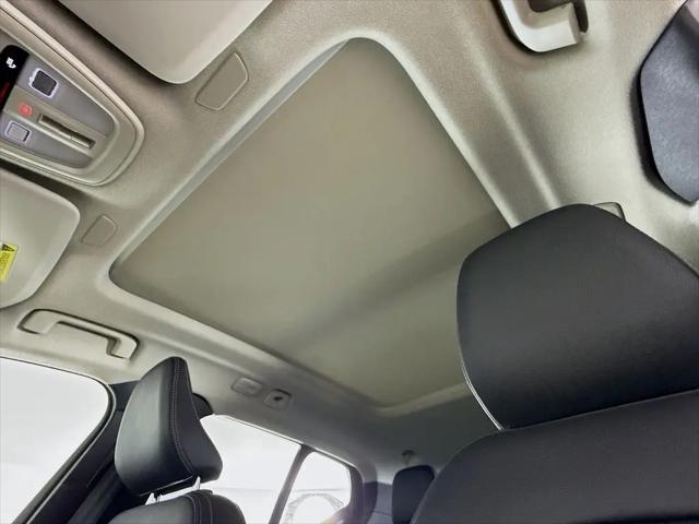 2026 Volvo XC40 Core, B5 AWD Gas (mild hybrid), Dark