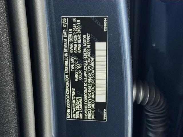 2026 Volvo XC40 Core, B5 AWD Gas (mild hybrid), Dark