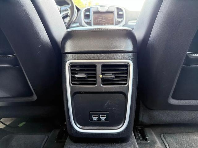 2015 Chrysler 300 Limited