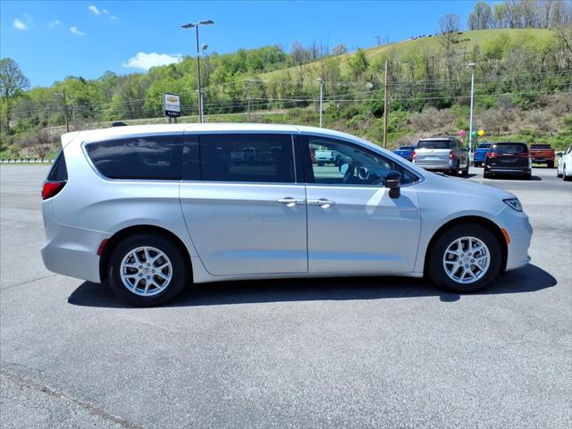 2024 Chrysler Pacifica Touring L 2024 Chrysler Pacifica Touring L