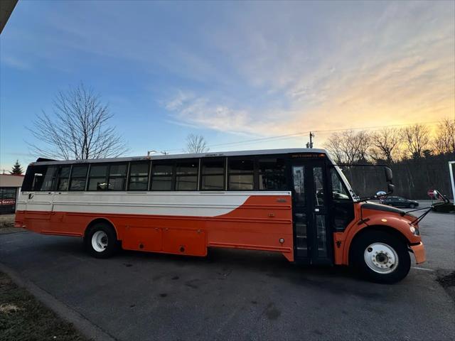 2009 Freightliner B2 Bus Chassis FREIGHTLINER SHUTTLE BUS ONLY 74K MILES