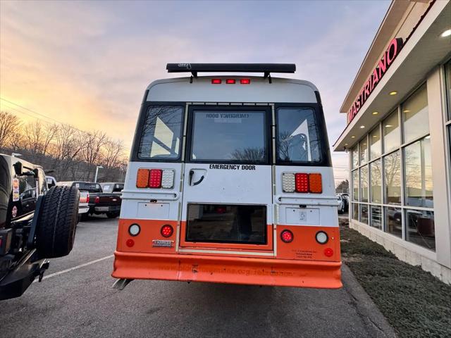2009 Freightliner B2 Bus Chassis FREIGHTLINER SHUTTLE BUS ONLY 74K MILES