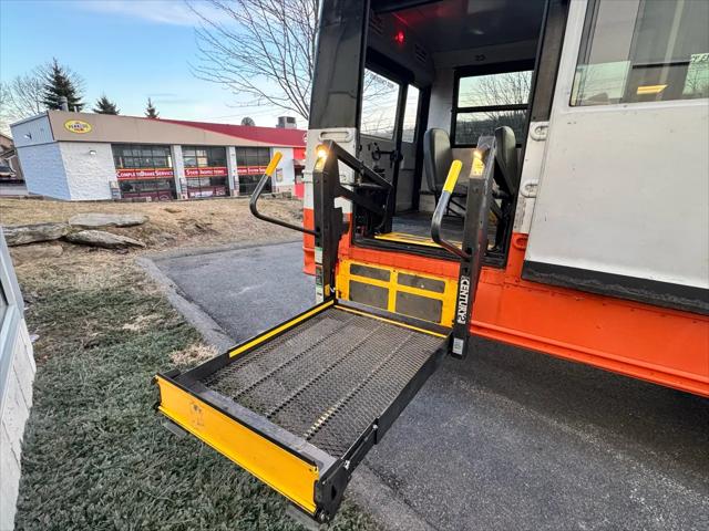 2009 Freightliner B2 Bus Chassis FREIGHTLINER SHUTTLE BUS ONLY 74K MILES