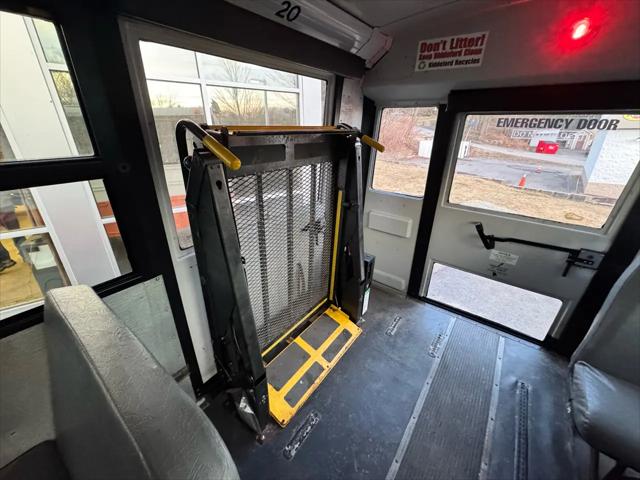 2009 Freightliner B2 Bus Chassis FREIGHTLINER SHUTTLE BUS ONLY 74K MILES