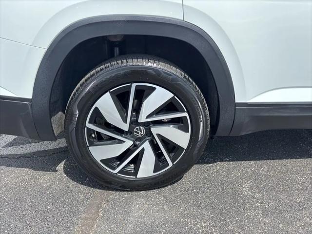 2025 Volkswagen Atlas 2.0T SE w/Technology
