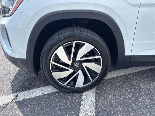 2025 Volkswagen Atlas 2.0T SE w/Technology