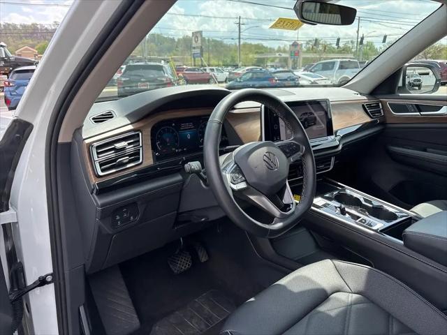 2025 Volkswagen Atlas 2.0T SE w/Technology