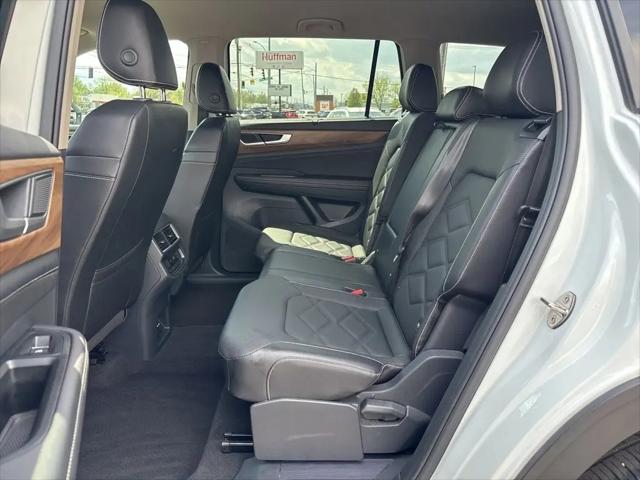 2025 Volkswagen Atlas 2.0T SE w/Technology