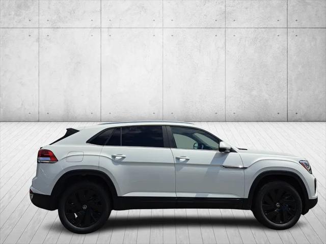2026 Volkswagen Atlas Cross Sport SE with Technology