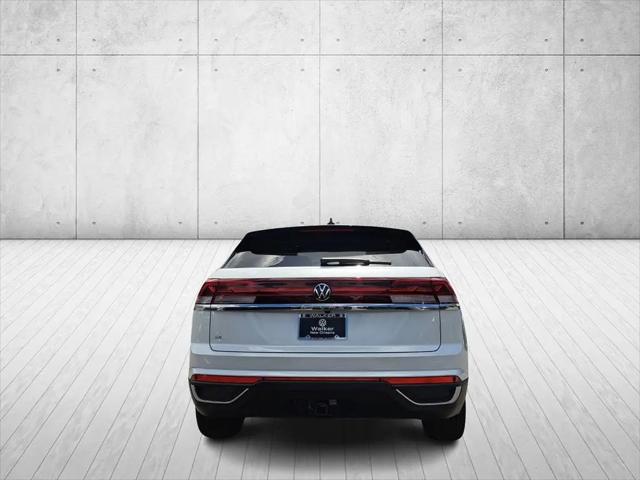 2026 Volkswagen Atlas Cross Sport SE with Technology