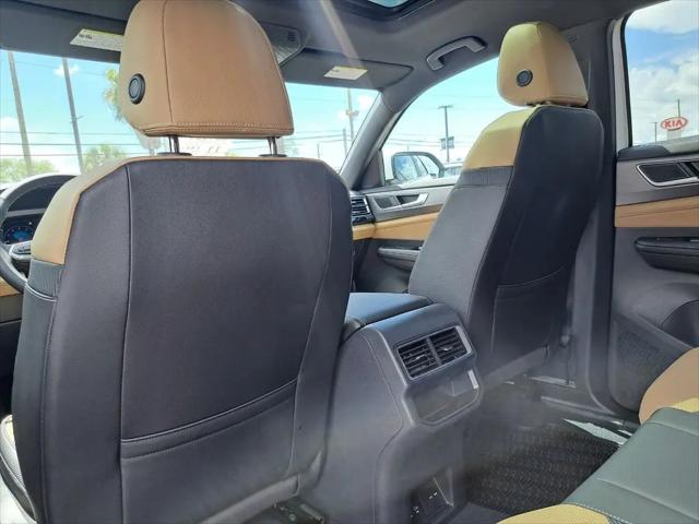2026 Volkswagen Atlas Cross Sport SE with Technology