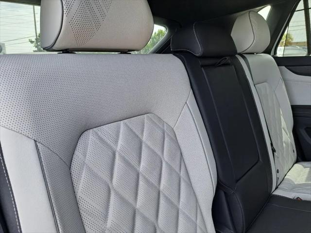 2026 Volkswagen Atlas Cross Sport SEL Premium R-Line