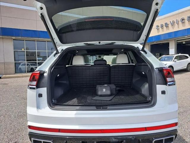 2026 Volkswagen Atlas Cross Sport SEL Premium R-Line