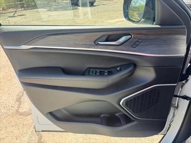 2026 Jeep Grand Cherokee Limited 4x2