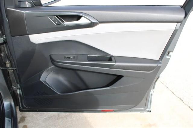 2023 Volkswagen Taos 1.5T SEL