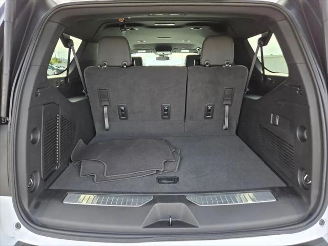 2023 Chevrolet Suburban 4WD RST
