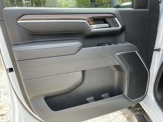 2025 Chevrolet Silverado 2500HD 4WD Crew Cab Standard Bed LT