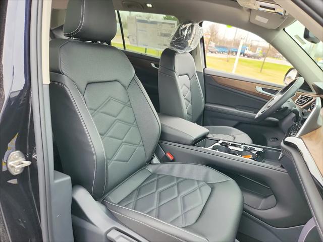 2026 Volkswagen Atlas SE with Technology