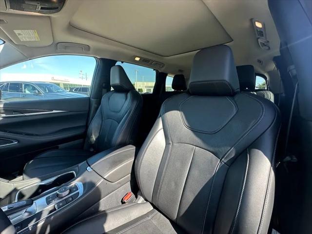 2023 INFINITI QX60 SENSORY
