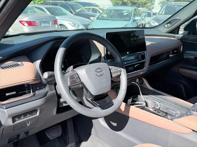 2025 Toyota Grand Highlander Hybrid Platinum MAX